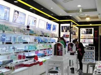 以服務(wù)鑄就輝煌 三家小化妝品店如何跨界助力服裝銷售實(shí)現(xiàn)千萬元年銷售額